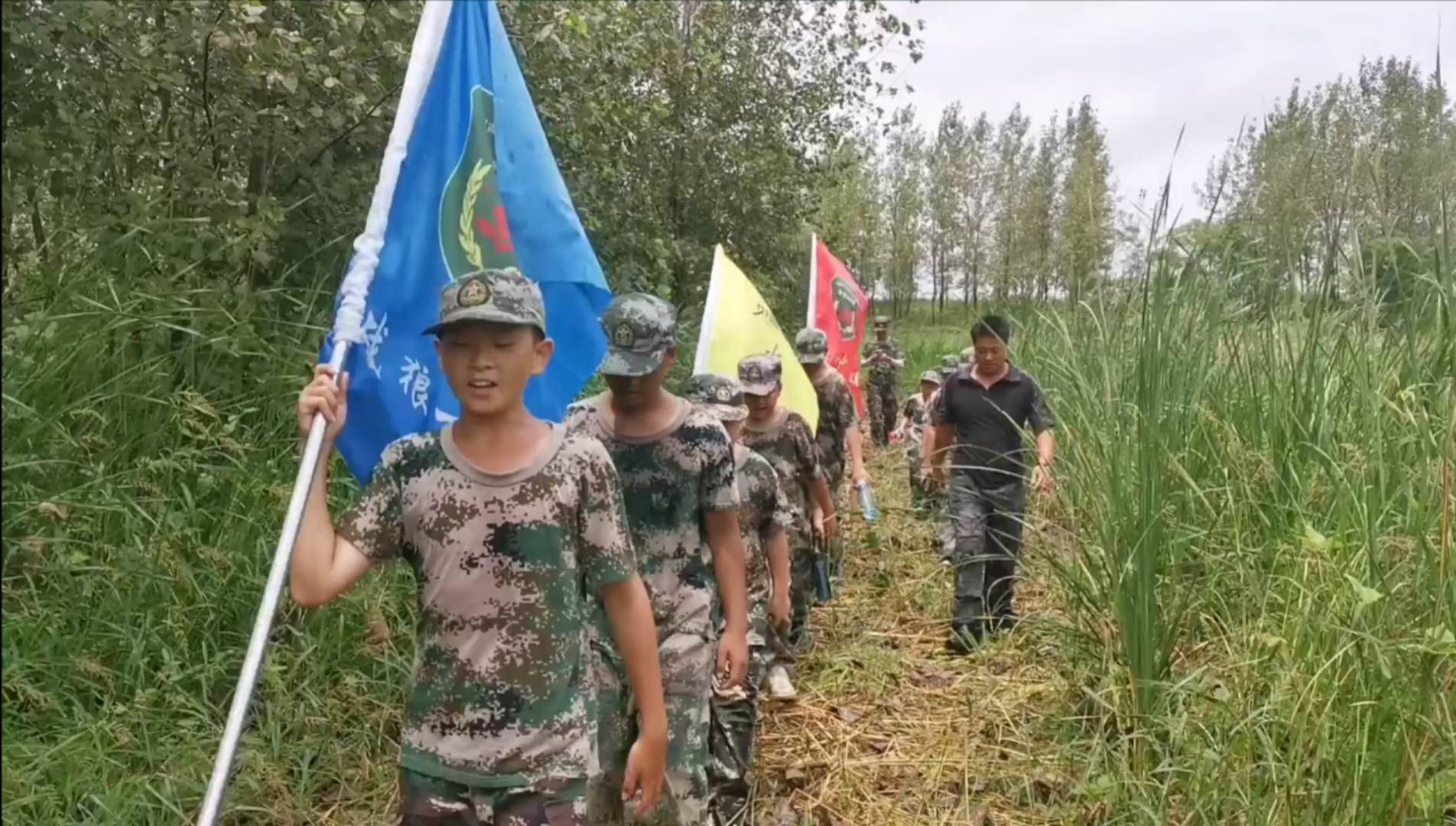 小小兵拉练